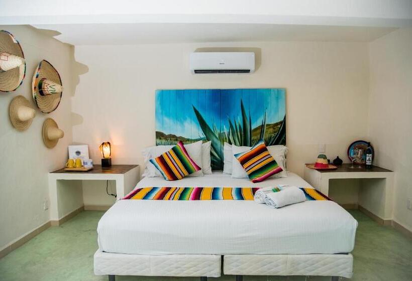 اتاق لوکس با تخت بزرگ, Hidalgo Boutique Rooms