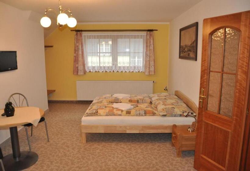 Студия Стандарт, Apartmány Florian