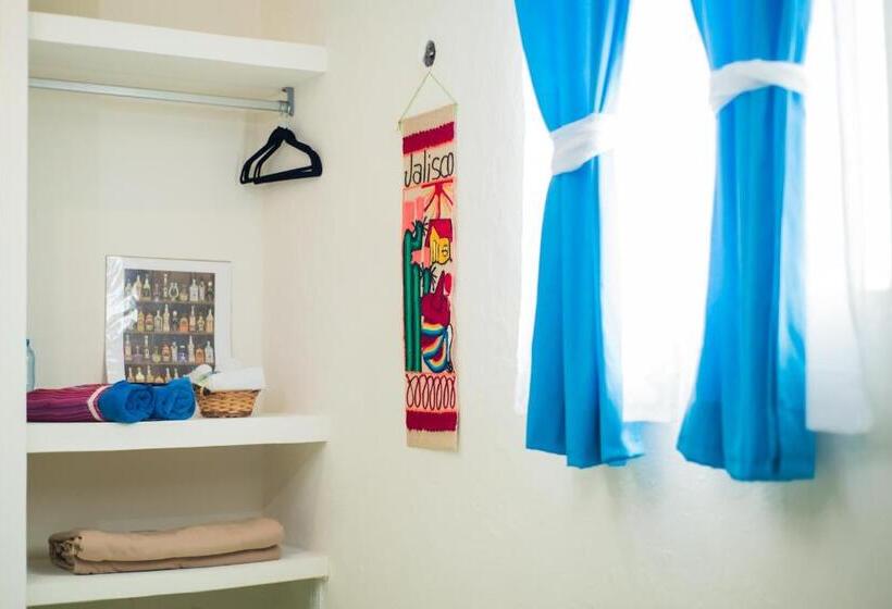 اتاق لوکس با تخت بزرگ, Hidalgo Boutique Rooms