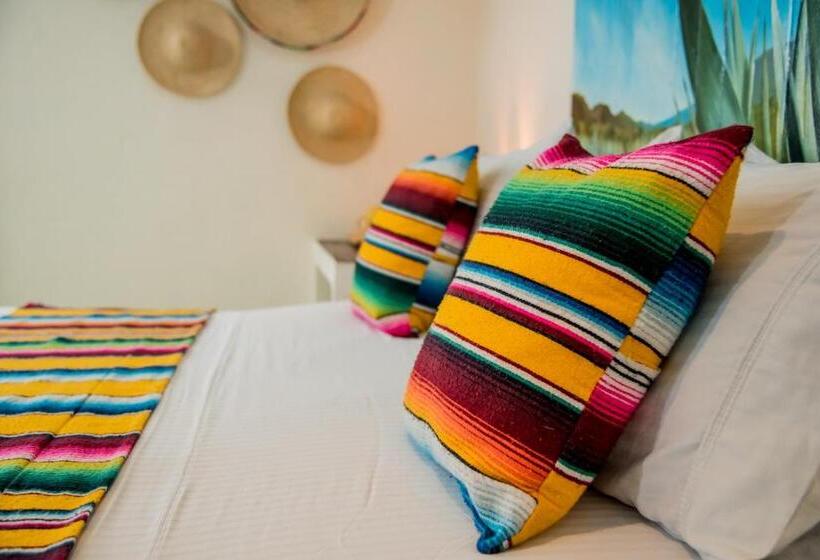 اتاق لوکس با تخت بزرگ, Hidalgo Boutique Rooms