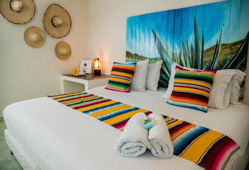 اتاق لوکس با تخت بزرگ, Hidalgo Boutique Rooms