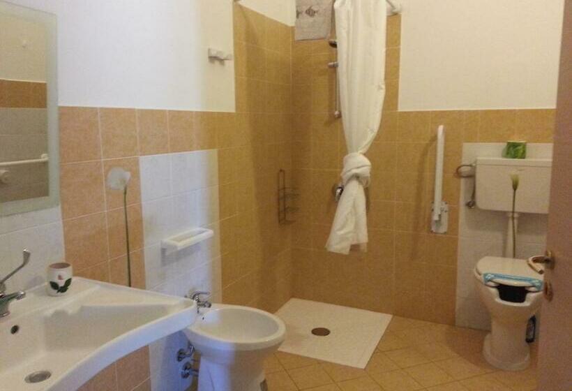 Pokój Standard Trzyosobowy, B&b Villa Pia