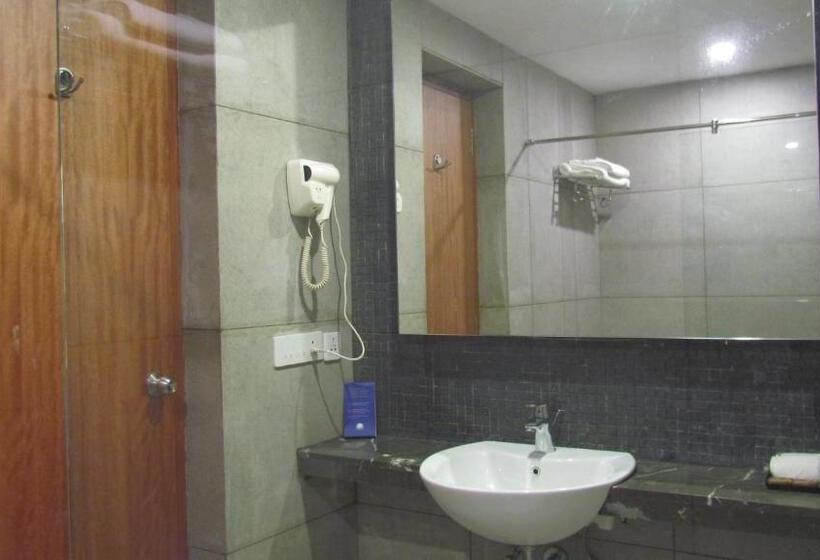 Номер Стандарт с Балконом, Mountain Retreat Kodai