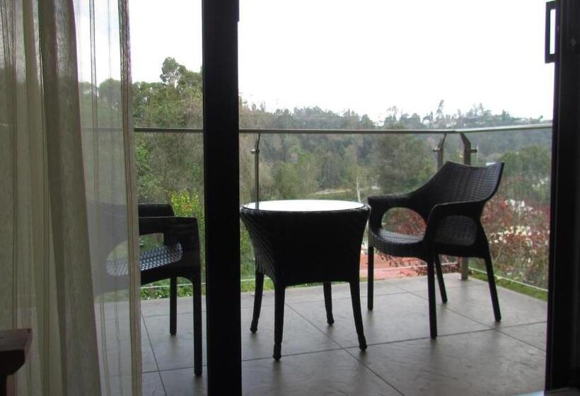 Номер Стандарт Вид на Озеро, Mountain Retreat Kodai