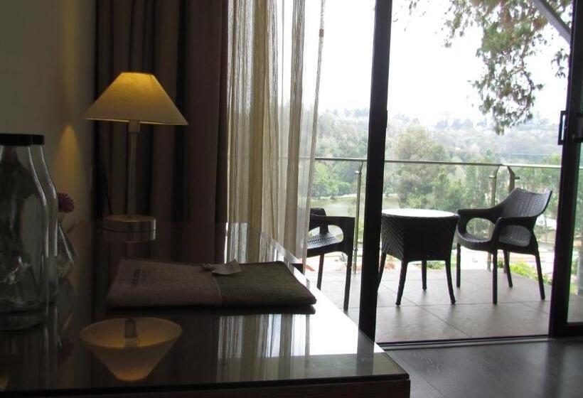 Номер Стандарт Вид на Озеро, Mountain Retreat Kodai