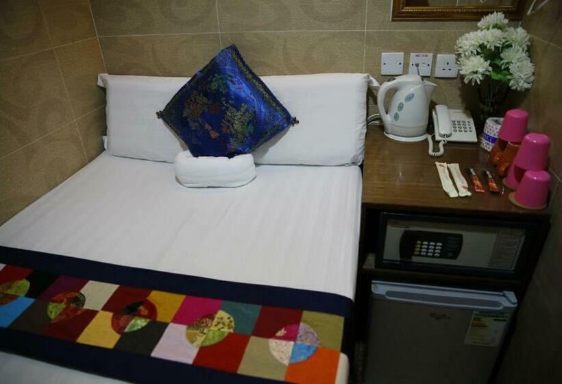 اتاق استاندارد یک نفره, Sandhu Guest House