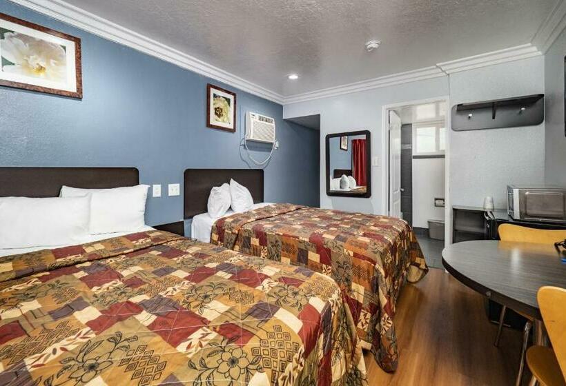 Номер Стандарт 2 Двуспальные Кровати, Travelodge By Wyndham Sacramento Convention Center