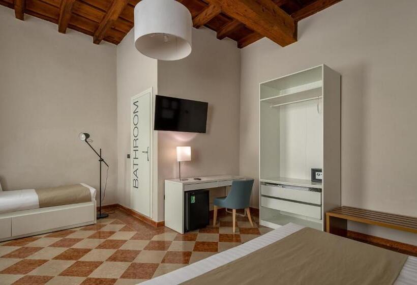 اتاق استاندارد چهار تخته, Residenza Accademia
