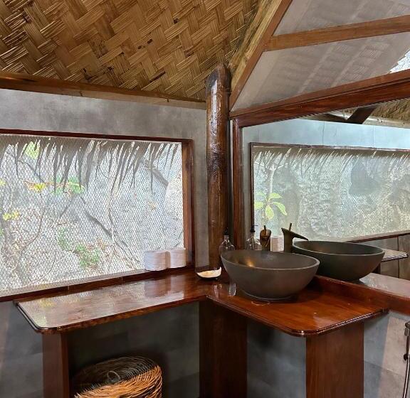 Villa 1 Quarto, Sangat Island Dive Resort