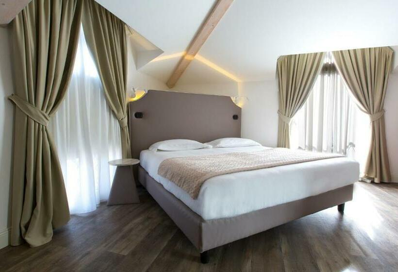 سوئیت با چشم‌انداز, Al Campanile   Luxury Suites & Apartments