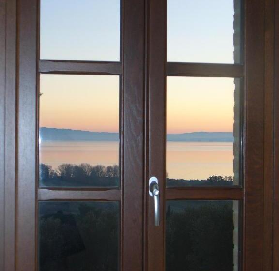 2 Bedrooms Apartment Lake View, Antico Casale Tiravento