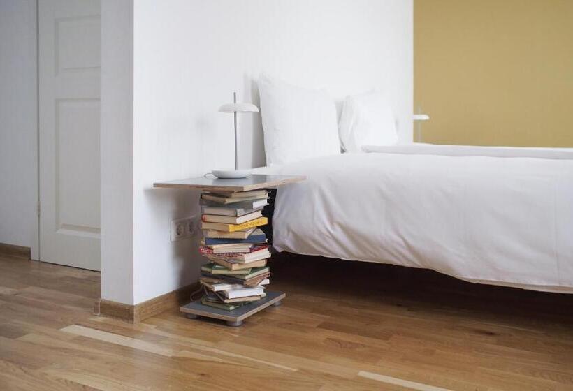 اتاق استاندارد, Rooms And Suites At Bookinn B&b