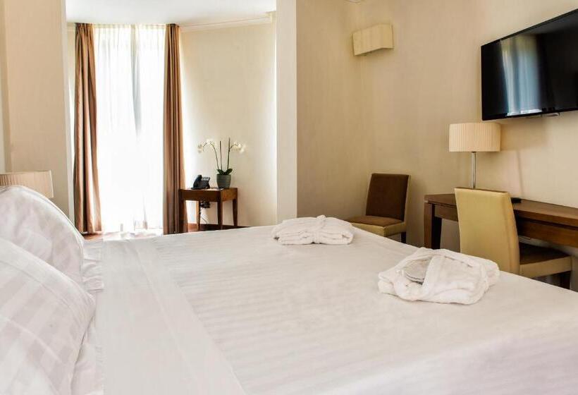 اتاق لوکس, Aqua Montis Resort & Spa