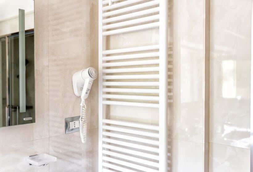 سوییت لوکس, Aqua Montis Resort & Spa