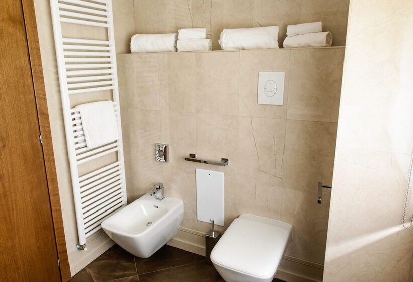 اتاق لوکس, Aqua Montis Resort & Spa