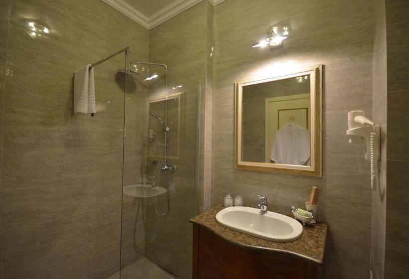 اتاق استاندارد با بالکن, The Arlington Boutique