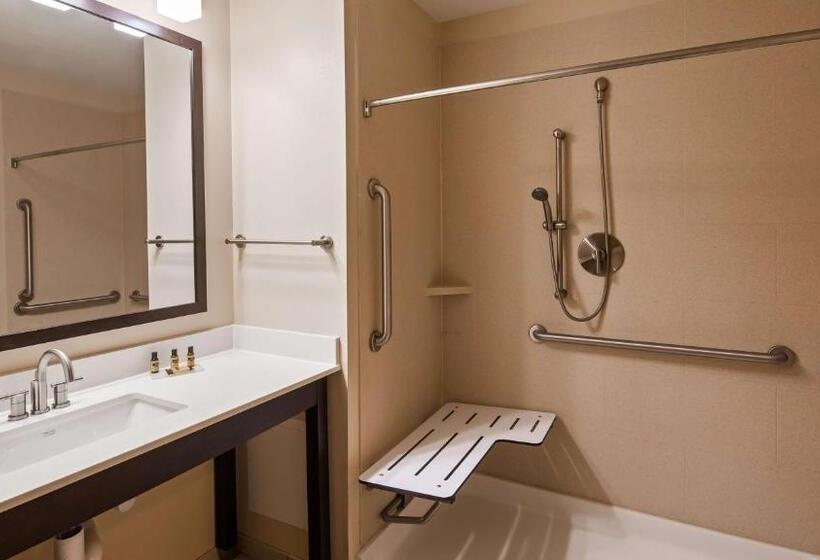 Люкс Адаптированный для Инвалидов, Best Western Plus Thornburg Inn & Suites