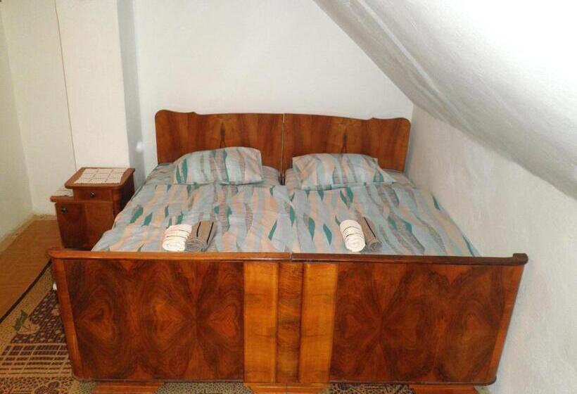اتاق استاندارد با چشم‌انداز باغ, Central Rustic House