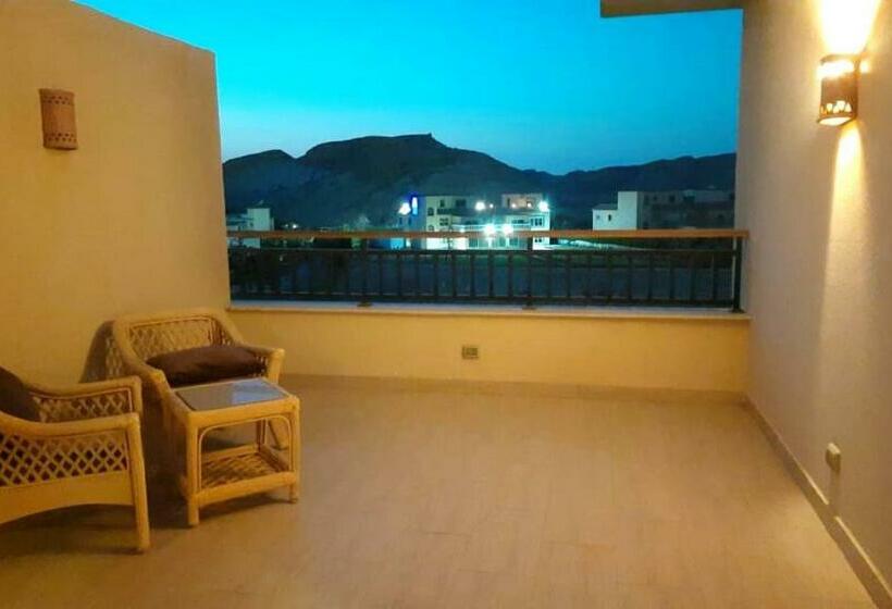 آپارتمان 1 خوابه با تراس, Aldau Heights Kevin