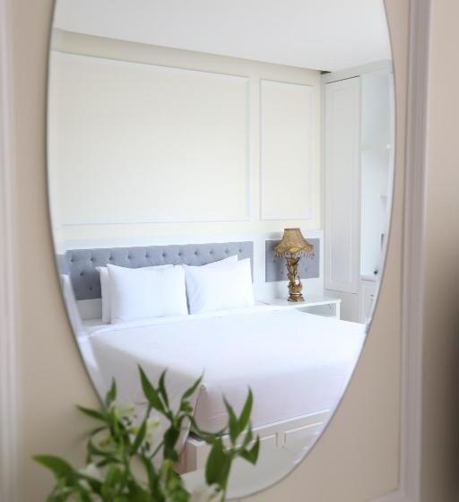 Deluxe Suite King Bed, Le Marais Hotel Dalat