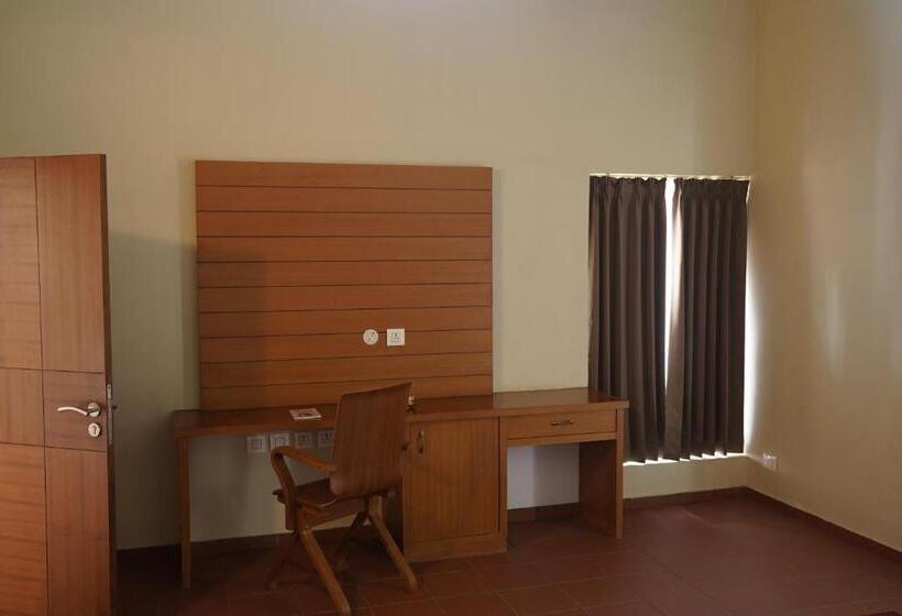 Полулюкс, Niraamaya Retreats Vaidekam, Kannur