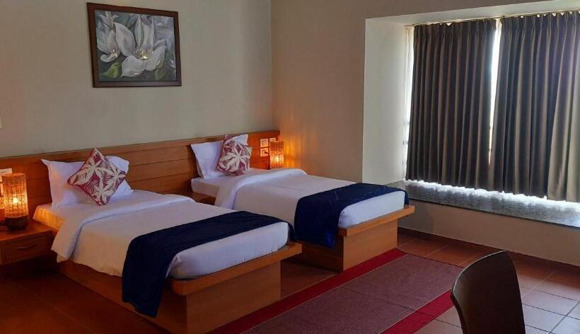 Полулюкс, Niraamaya Retreats Vaidekam, Kannur