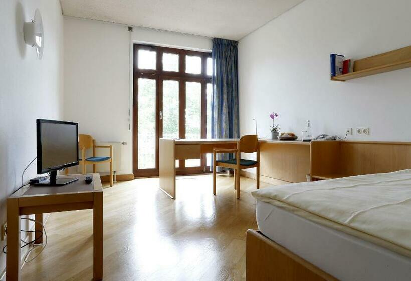 Номер Стандарт Индивидуальный, Tagungs  Und Bildungszentrum Steinbach/taunus