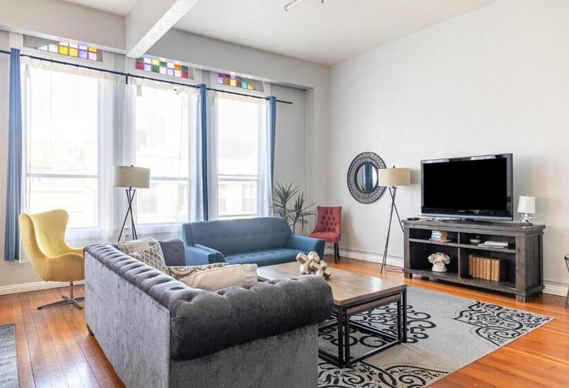 سوییت لوکس, Greely Gaslamp   Loft W Parking & 4 Beds #301