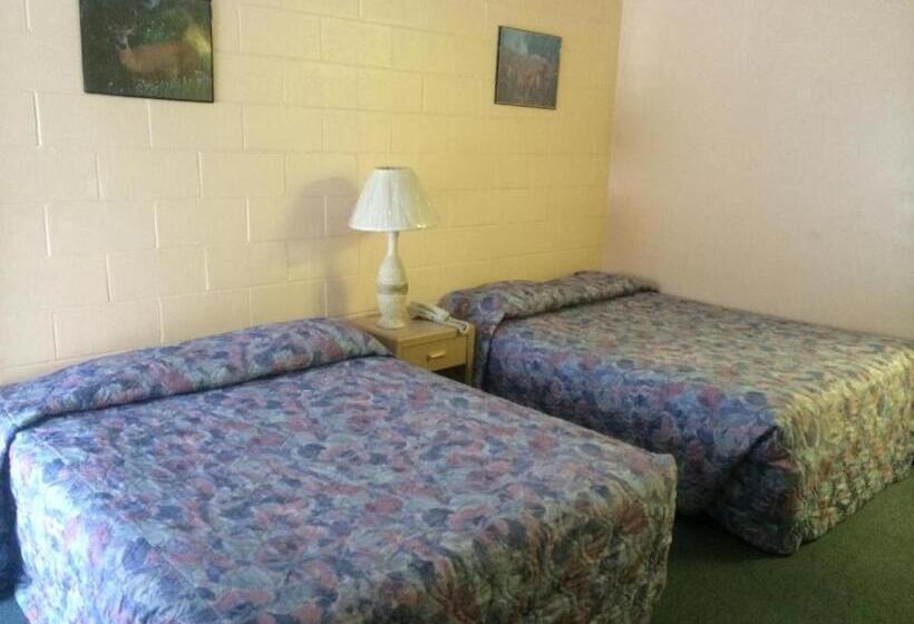 Четырехместный Номер Стандарт, Road Runner Motel Merritt Bc