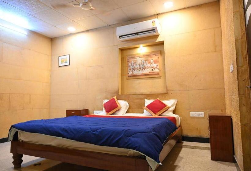 Номер Deluxe, Jaisalmer Bhagyashree