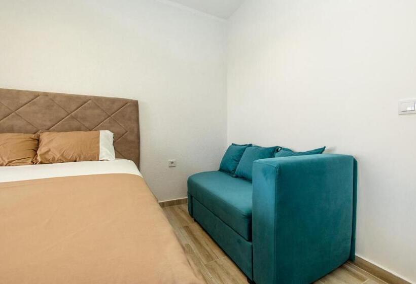 اتاق استاندارد, Deron Apartments
