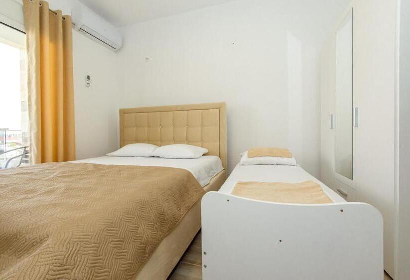 اتاق استاندارد, Deron Apartments