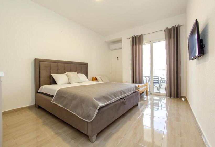 اتاق استاندارد سه نفره, Deron Apartments
