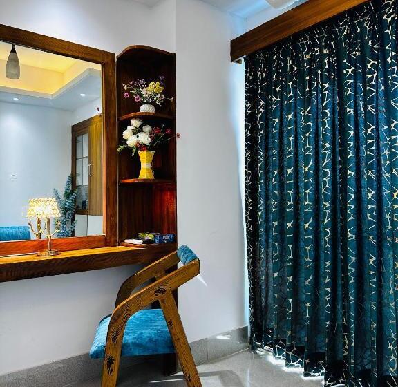 اتاق لوکس با بالکن و چشم‌انداز دریا, Modern Resort