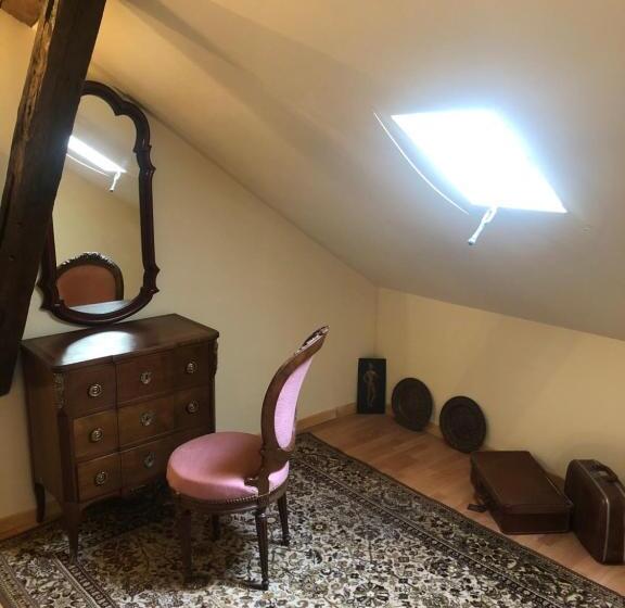 اتاق خانوادگی, Maison Des Acrobates