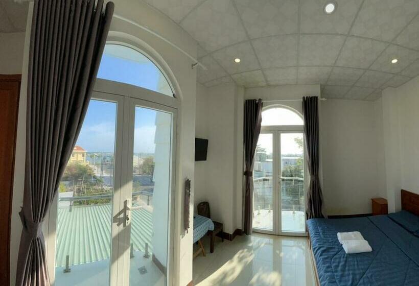 اتاق استاندارد با بالکن و چشم‌انداز دریا, Homestay Hoài Tâm Phan Thiết