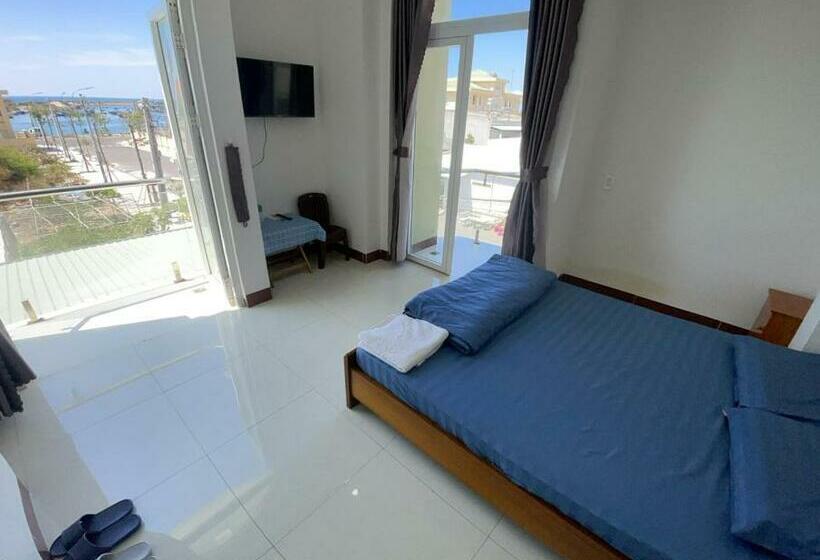 اتاق استاندارد با بالکن و چشم‌انداز دریا, Homestay Hoài Tâm Phan Thiết