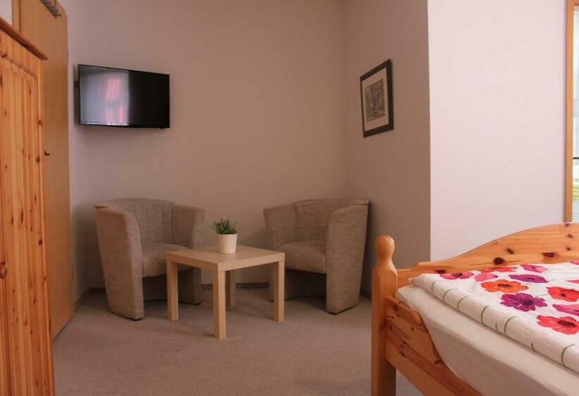 اتاق لوکس, Pension Am Stadtgraben