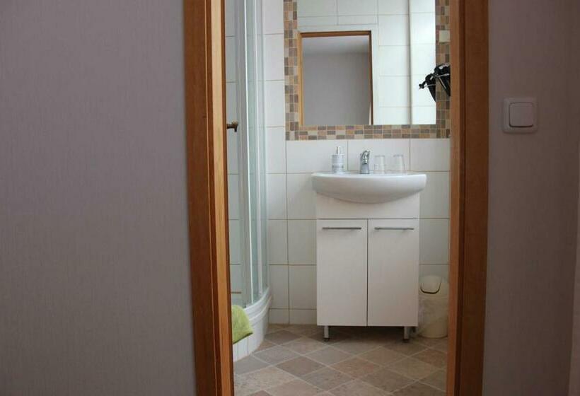 اتاق لوکس, Pension Am Stadtgraben