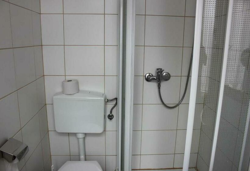 اتاق لوکس, Pension Am Stadtgraben