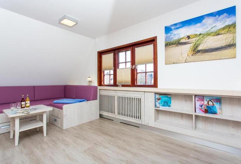 Family Suite, Letj Briis
