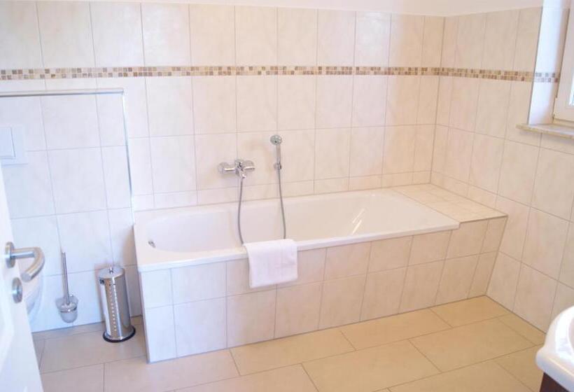 Семейный люкс с 2 спальнями и террасой, Pension Bellevue