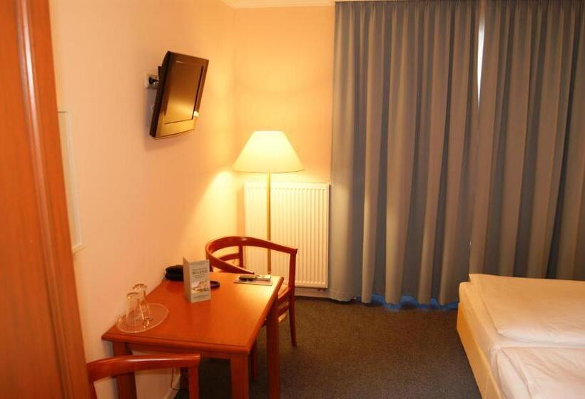Номер Стандарт с Балконом, Pension Bellevue