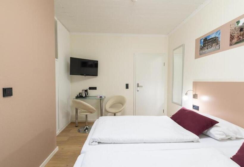 Quarto Comfort, Porta Nigra