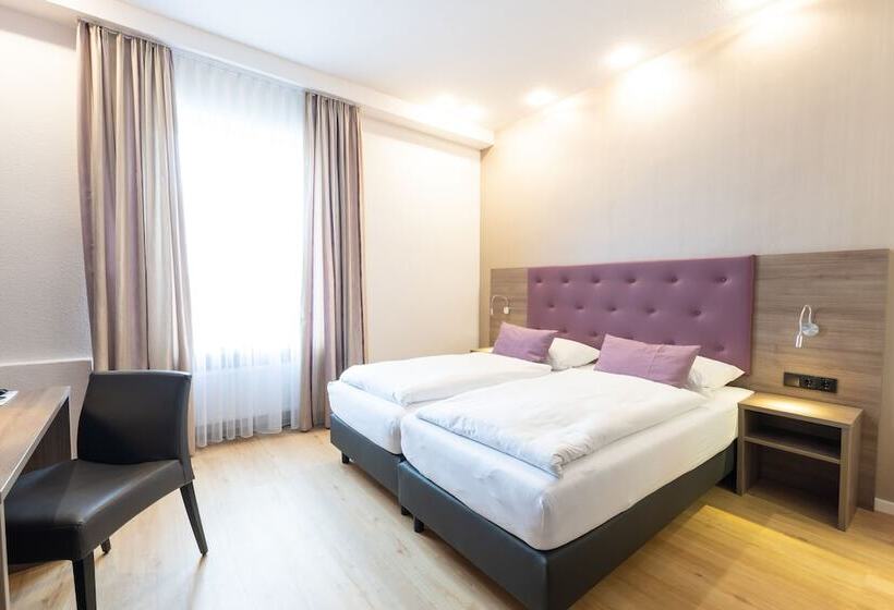 Quarto Comfort, Porta Nigra