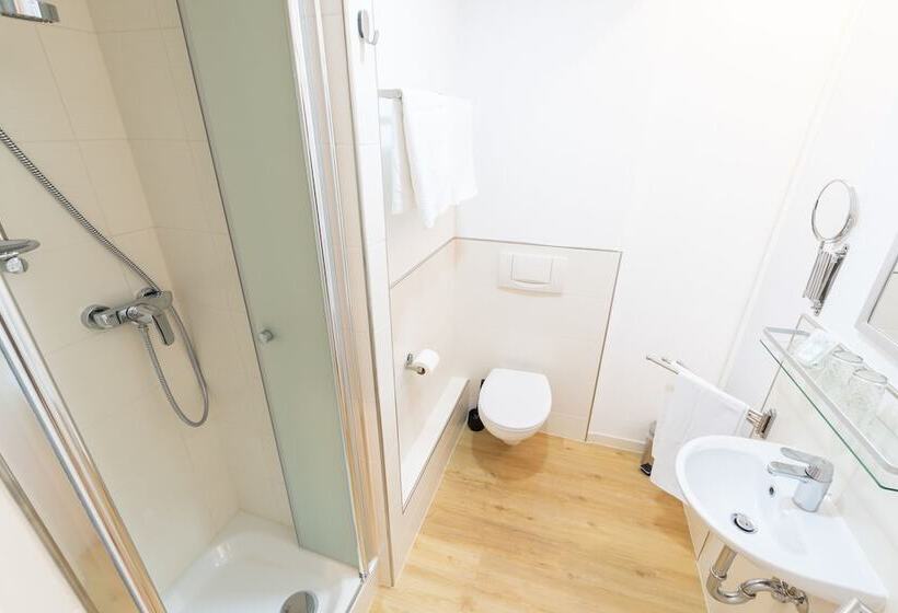 Quarto Comfort, Porta Nigra