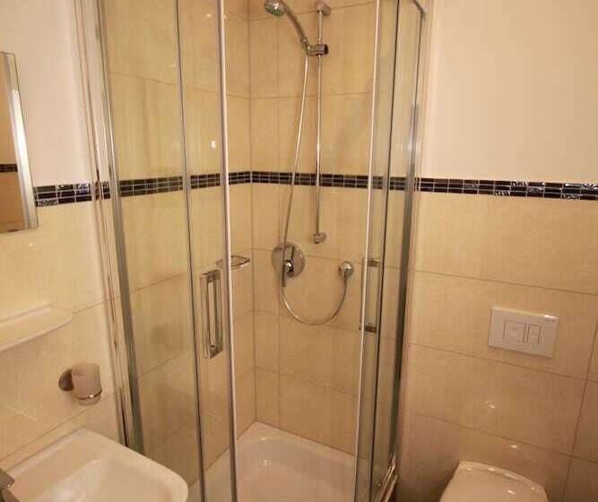 اتاق استاندارد, Slamba Hostel
