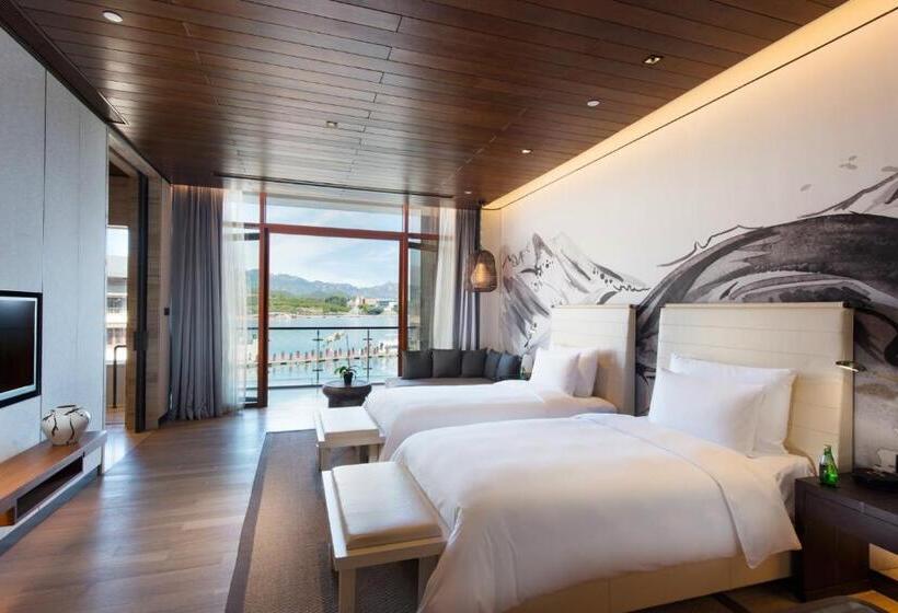 Номер Стандарт Вид на Озеро, Yanqi Hotel, Managed By Kempinski