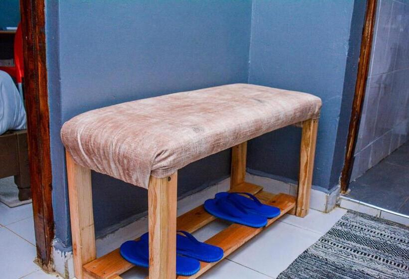 اتاق خانوادگی, Dad S Place