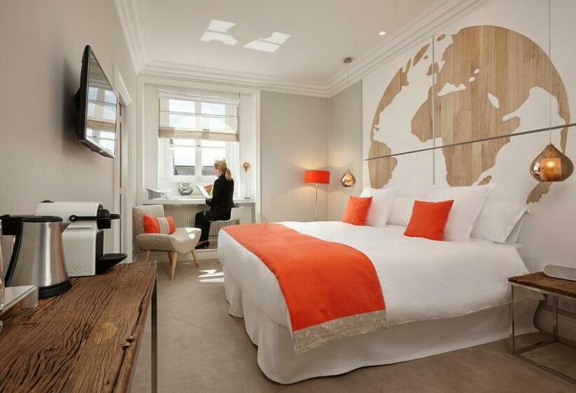 اتاق راحتی, Clarance Hotel Lille